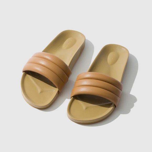 NEW Béatrice Valenzuela Sand Classic Sandalia size 9